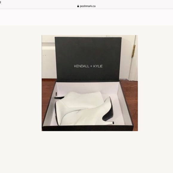 Kendall + Kylie - Picture 2 of 3